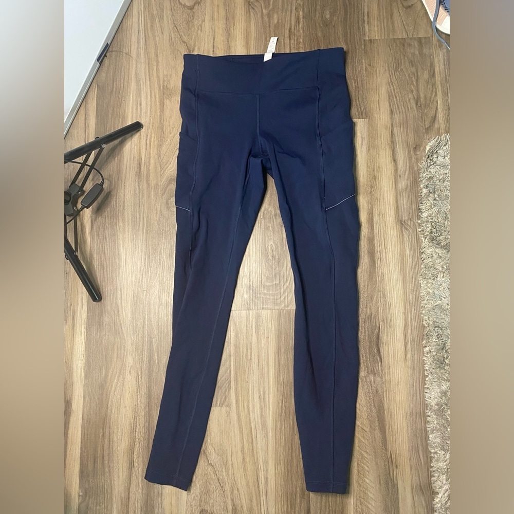 Lululemon leggings women’s size 8 navy blue​​